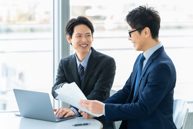 打ち合わせする様子